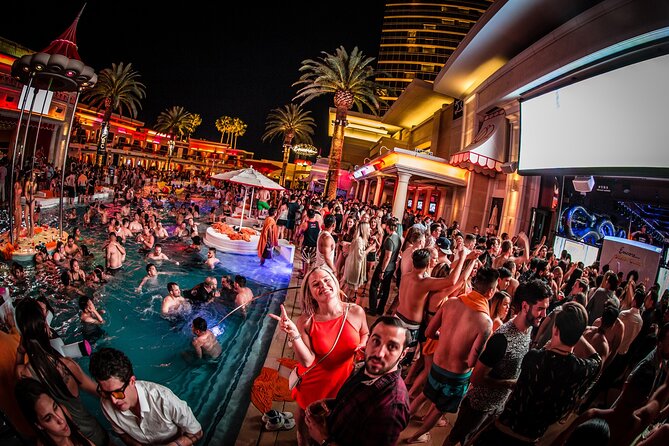 Las Vegas Nightclub VIP Entry with Party Bus - Meeting the host and starting the night