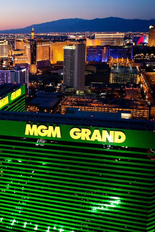 Las Vegas: Nighttime Helicopter Flight over the Strip - Why Las Vegas looks better from the air