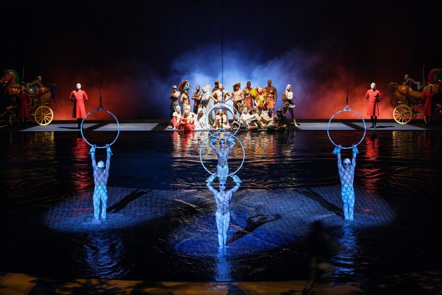 Las Vegas: “O” by Cirque du Soleil at Bellagio - Who will get the most from the ticket?