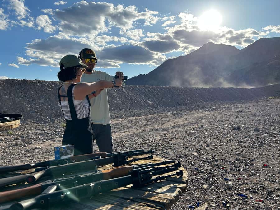 Las Vegas: Outdoor Shooting in Southern Nevada - What the Firing Line Feels Like