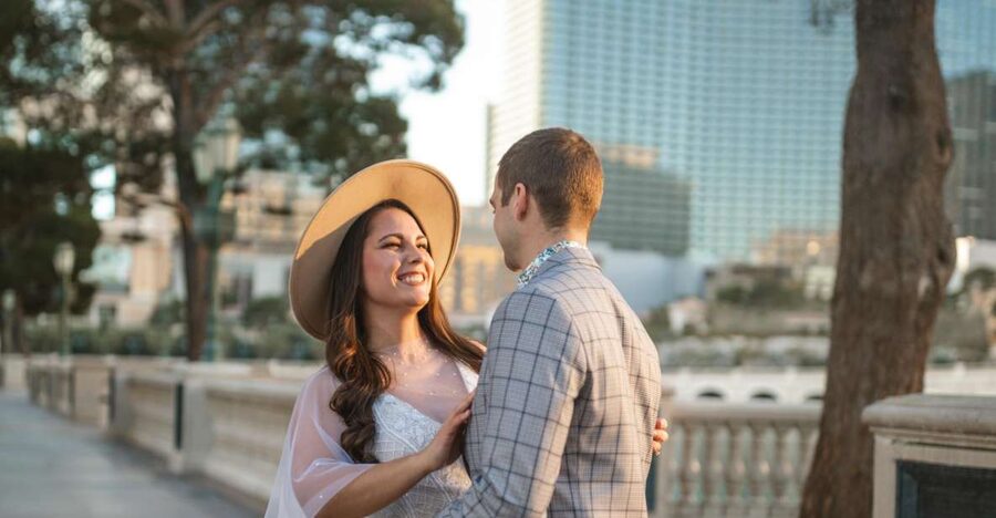 Las Vegas: Personal Travel & Vacation Photographer - Who should book this private Las Vegas session