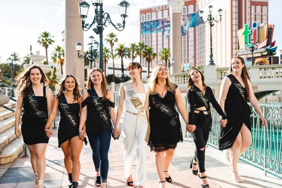 Las Vegas: Personal Travel & Vacation Photographer - What the $303 group price really buys