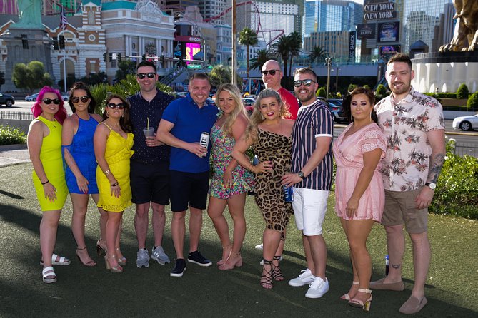 Las Vegas Photo Tour by Luxurious Vehicle - The Strip: one hour of changing backdrops