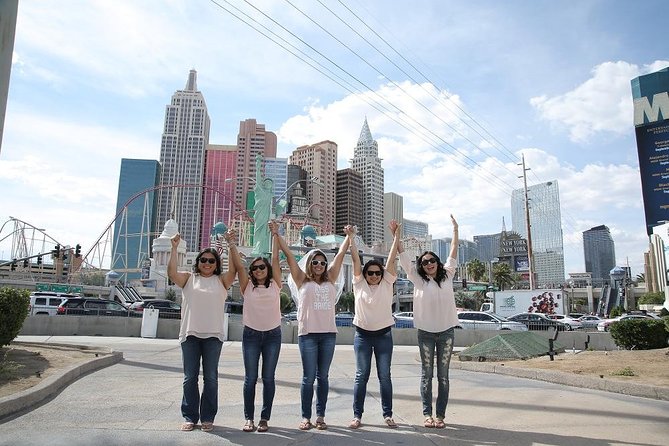 Las Vegas Photo Tour by Luxurious Vehicle - Choosing between a limousine and party bus
