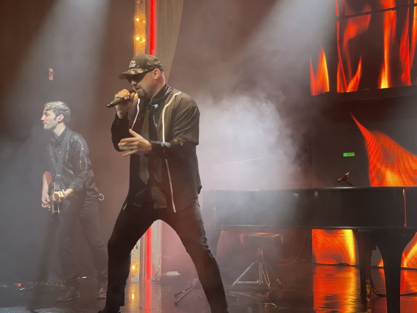 Las Vegas: Piano Man by Kyle Martin Live Show Tickets - Live musicians, dancers, and audience energy