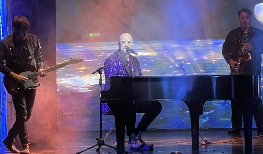 Las Vegas: Piano Man by Kyle Martin Live Show Tickets - Who will enjoy Piano Man most?