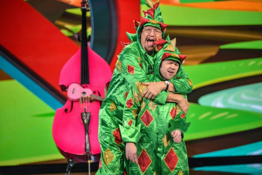 Las Vegas: Piff the Magic Dragon Show at the Flamingo - The Flamingo Showroom and a practical Strip evening