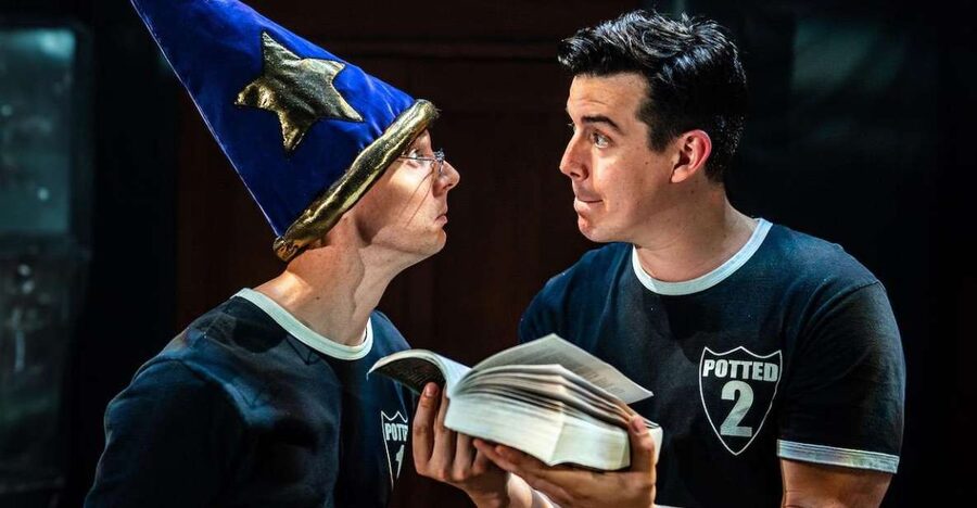 Las Vegas: Potted Potter - The Unauthorized Harry Experience - Songs, Costumes, and the Scruffy Hogwarts Spirit