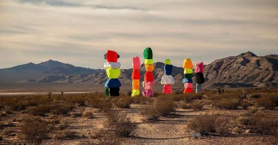 Las Vegas: Private 7 Magic Mountains and Vegas Sign Car Trip - Who will get the most from this outing