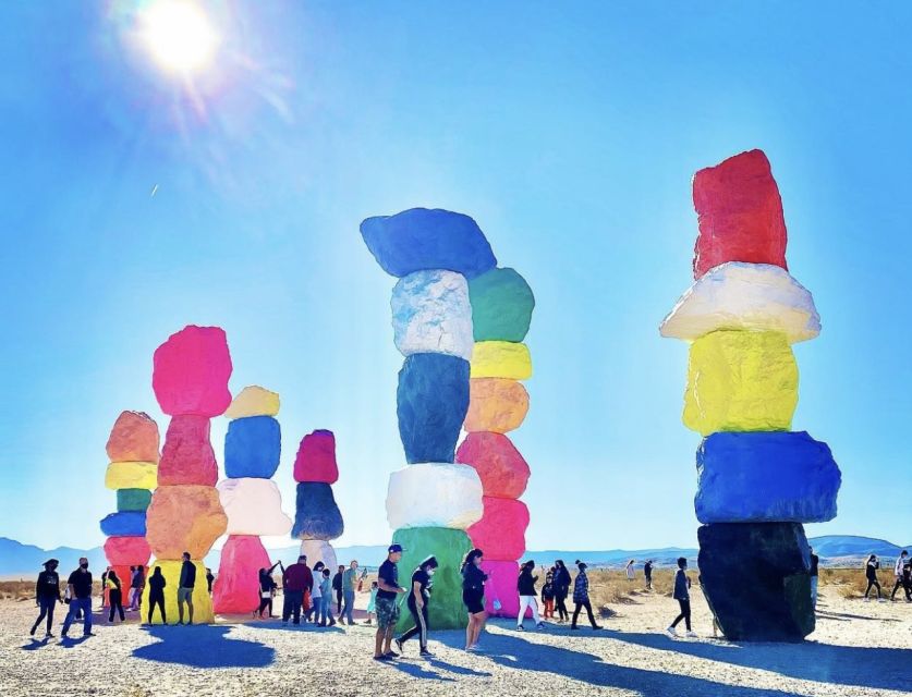 Las Vegas: Private 7 Magic Mountains and Vegas Sign Car Trip - Should you book the Seven Magic Mountains and sign trip?