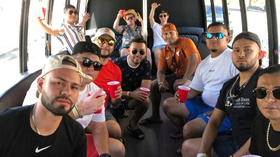 Las Vegas: Private Party Bus Tour Of Vegas Strip w Champagne - How to plan the hour well