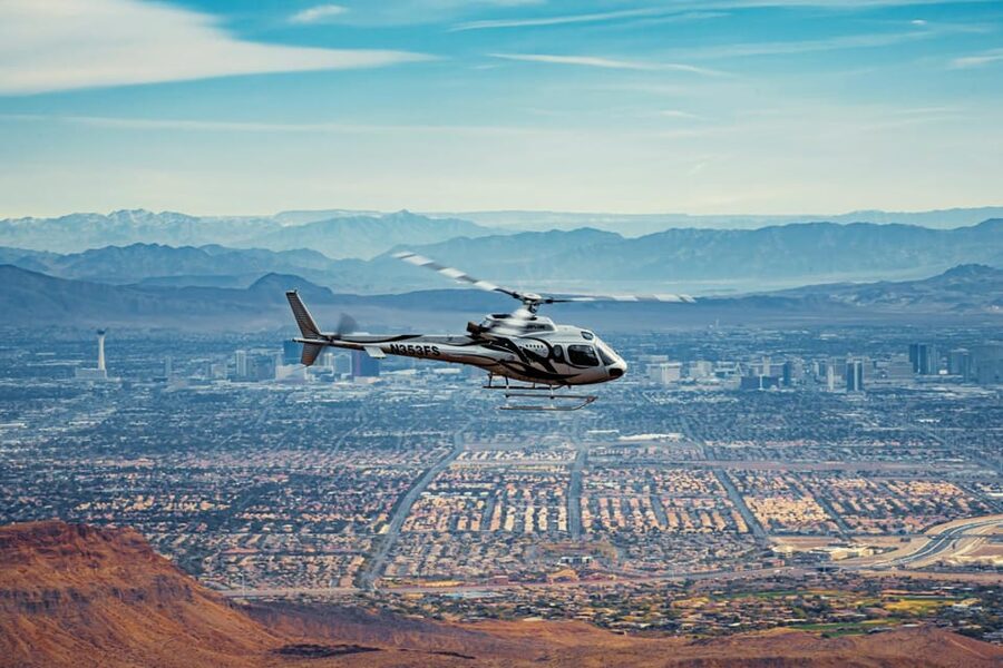 Las Vegas: Red Rock Canyon and Vegas Strip Helicopter Tour - Comfort, seating, and practical limits