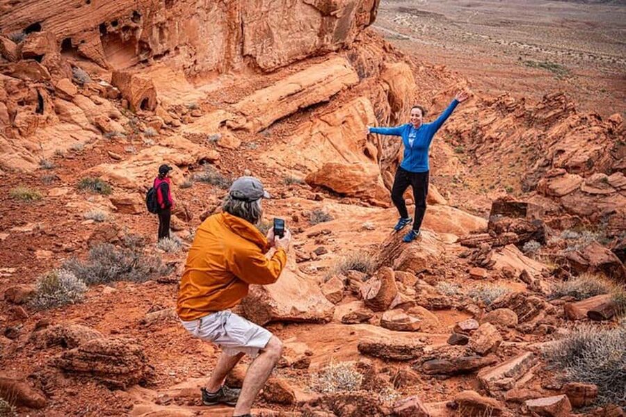 Las Vegas: Red Rock Canyon Guided Hike with Pickup - Water, snacks, and the small comforts that matter