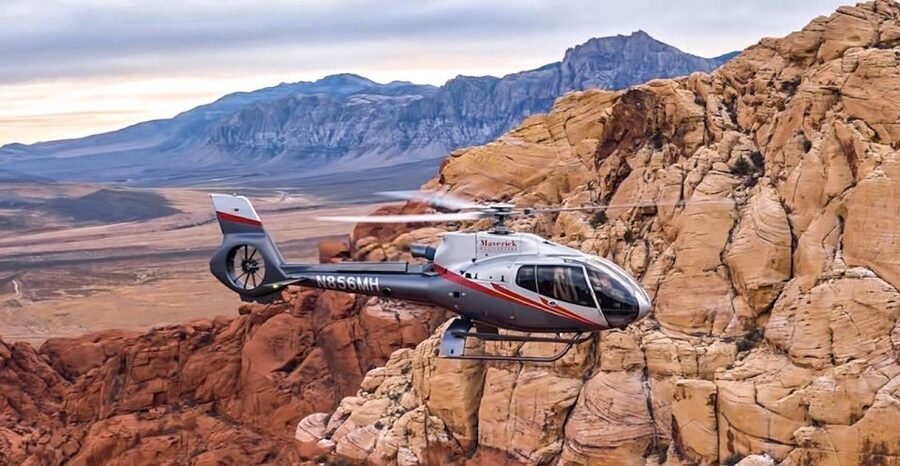 Las Vegas: Red Rock Canyon Helicopter Landing Tour - From Strip lights to Red Rock cliffs