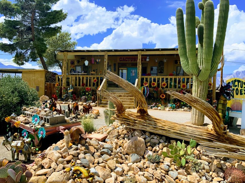 Las Vegas: Red Rock Canyon & Whimsical Cactus Joe's + Lunch - What makes this four-hour outing different