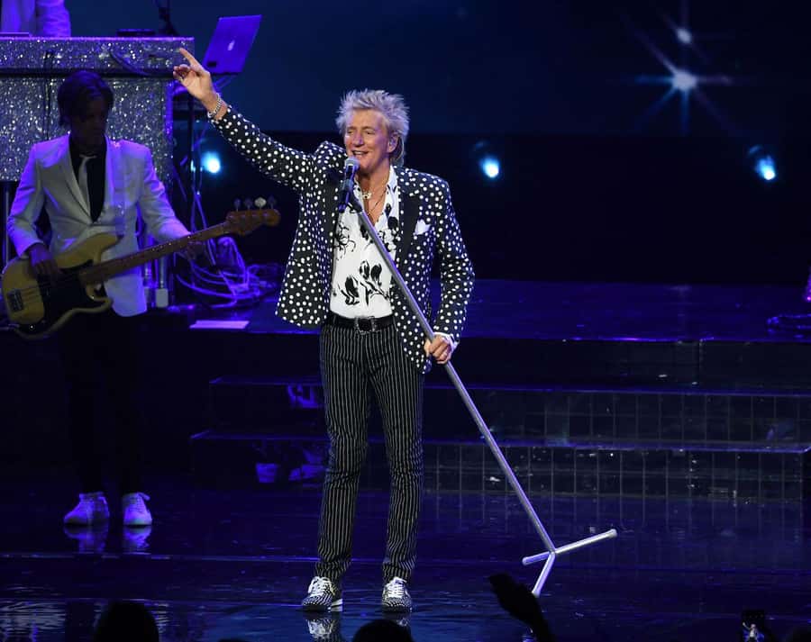 Las Vegas: Rod Stewart “The Encore Shows” at the Colosseum - Should you book Rod Stewart in Las Vegas?