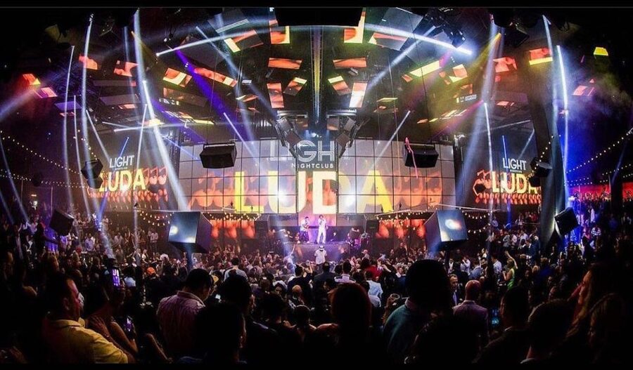 Las Vegas: Skip-the-Line VIP Nightclub Crawl - The first club: quick entry instead of a long queue