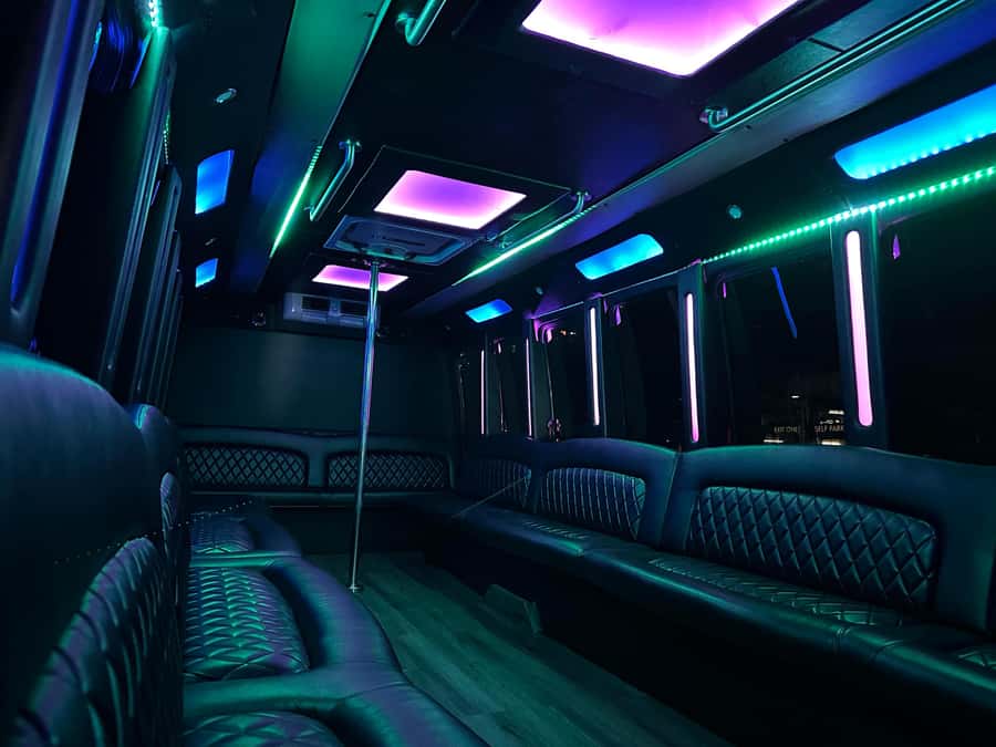 Las Vegas Strip: 90-Minute Sightseeing Tour with Photo Stops - Should you book the Las Vegas Strip limo bus tour?