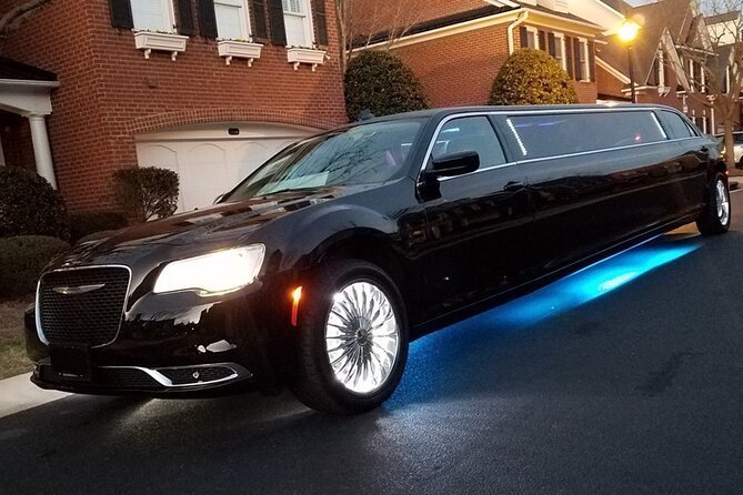 Las Vegas Strip at night like a Star with champagne by luxury limo - 3 or 5 hrs - Why a private limo changes a Las Vegas night