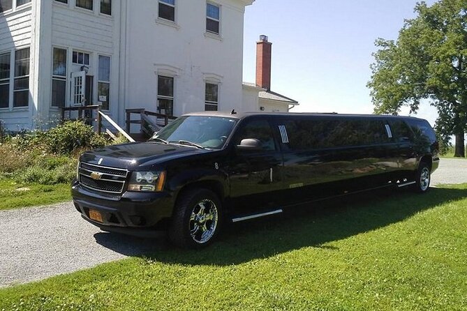 Las Vegas Strip at night like a Star with champagne by luxury limo - 3 or 5 hrs - Choosing three hours or five hours
