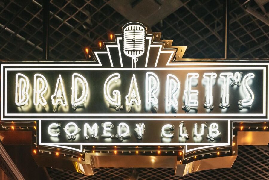 Las Vegas Strip: Brad Garrett’s Comedy Club at MGM Grand - What the MGM Grand comedy night is really like