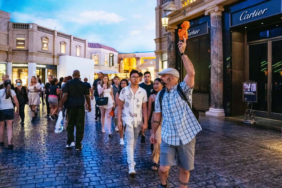 Las Vegas Strip: Foodie Walking Tour - Why the guide can make or break the afternoon