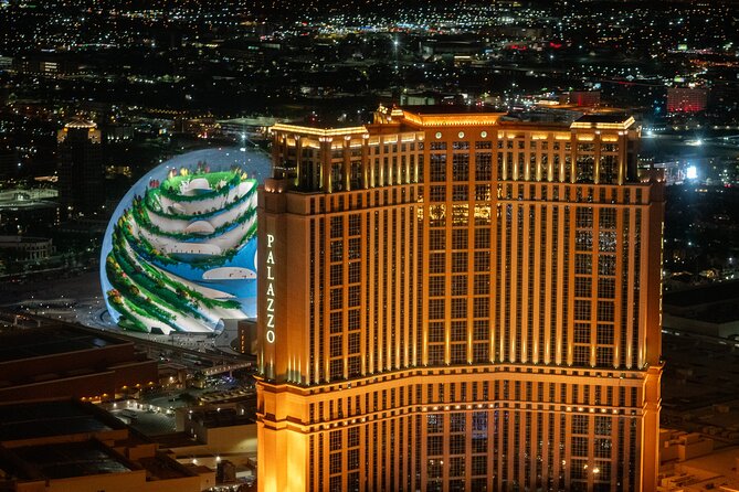 Las Vegas Strip Highlights by Helicopter at Night - What the small group means for your seat