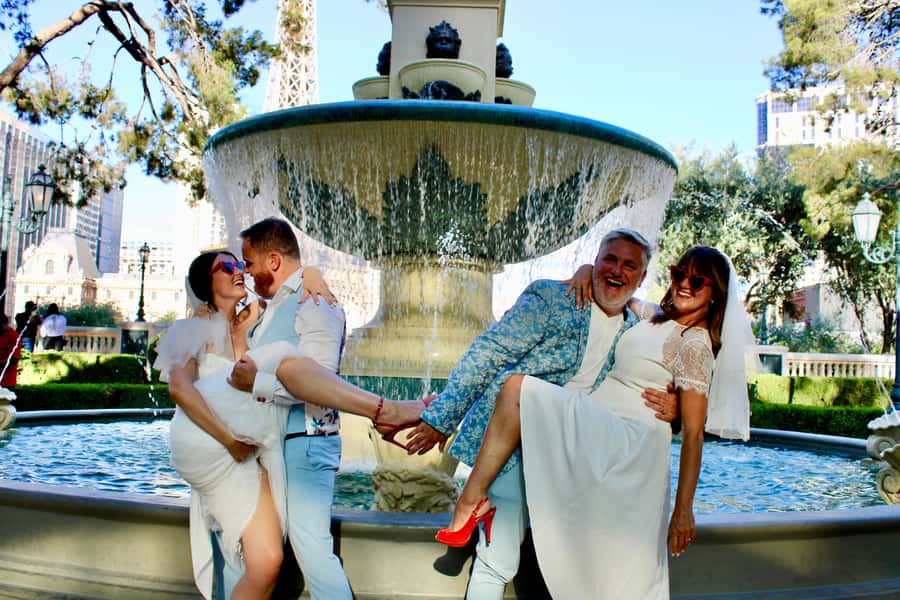 Las Vegas Strip Limo Tour with Champagne and Photos - A private way to see the Strip after dark