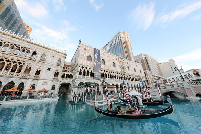 Las Vegas Strip Walking Tour - Meeting Richard at the Venetian fountain