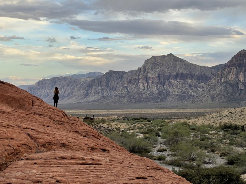 Las Vegas: Sunset Hike and Photography Tour Near Red Rock - Seven Magic Mountains adds a bold first stop