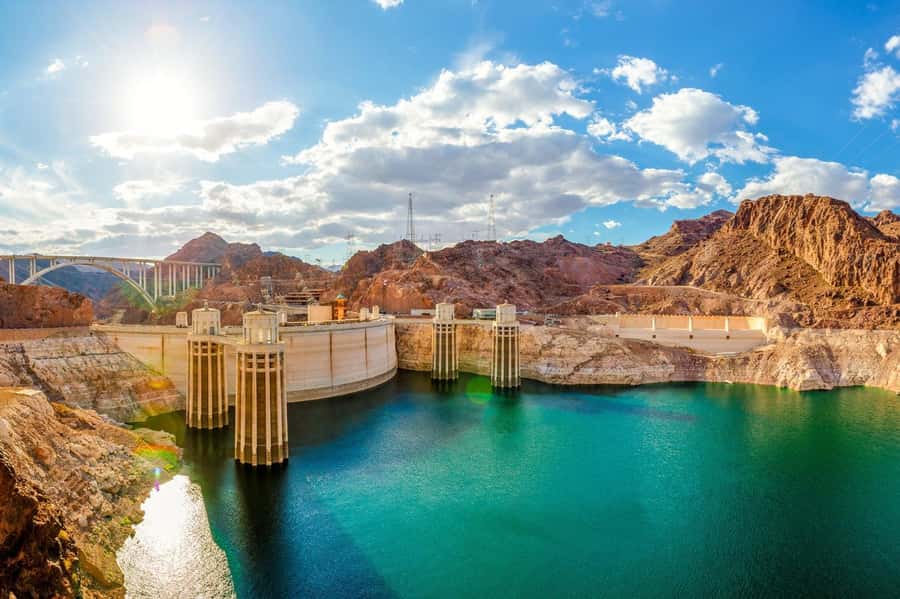 Las Vegas to Hoover Dam, The Express Experience - The observation deck adds another useful angle