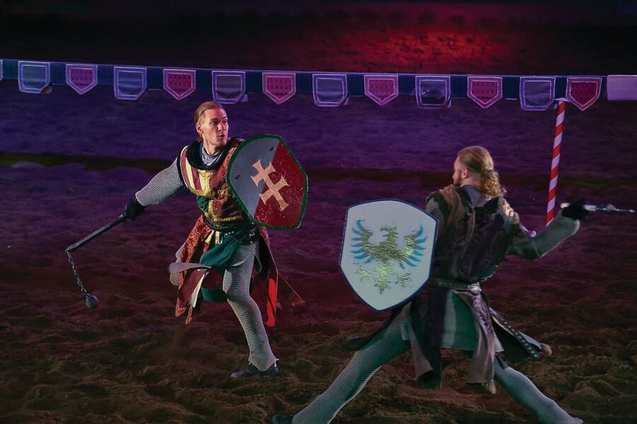 Las Vegas: Tournament of Kings Show at Excalibur - What Comes on the Medieval Dinner Plate