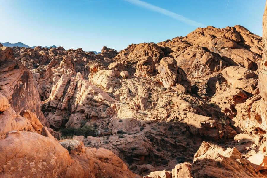 Las Vegas: Valley of Fire Guided Hike with Drinks and Snacks - What the guide adds to the walk
