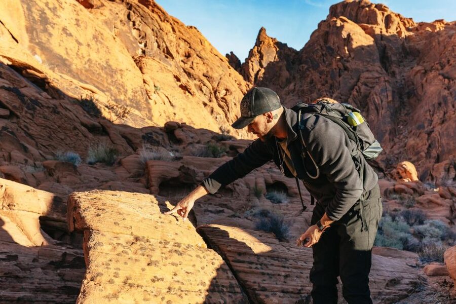 Las Vegas: Valley of Fire Guided Hike with Drinks and Snacks - Who should book this hike?