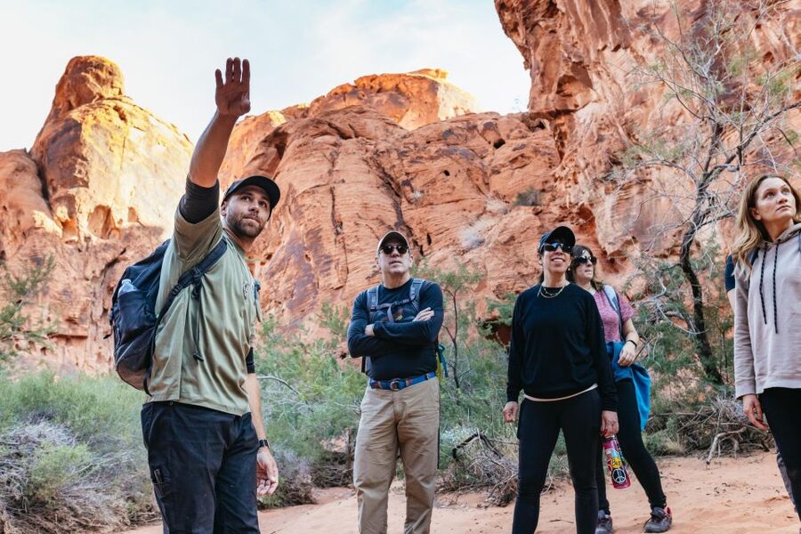 Las Vegas: Valley of Fire Guided Hike with Drinks and Snacks - Choosing the right route for your legs