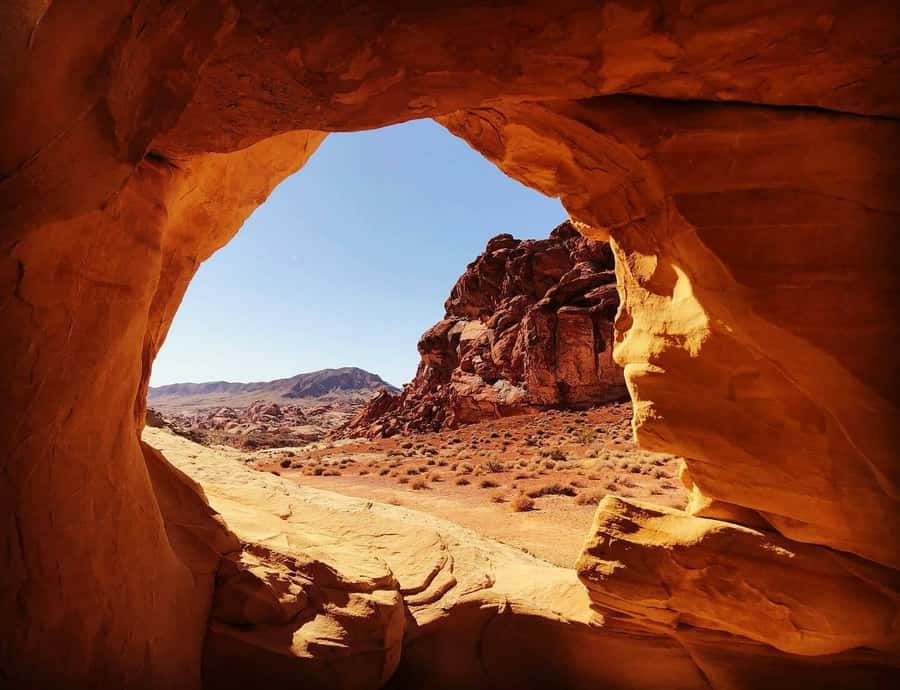 Las Vegas: Valley of Fire Half-Day Guided Hike with Pickup - What the five-and-a-half-hour schedule feels like