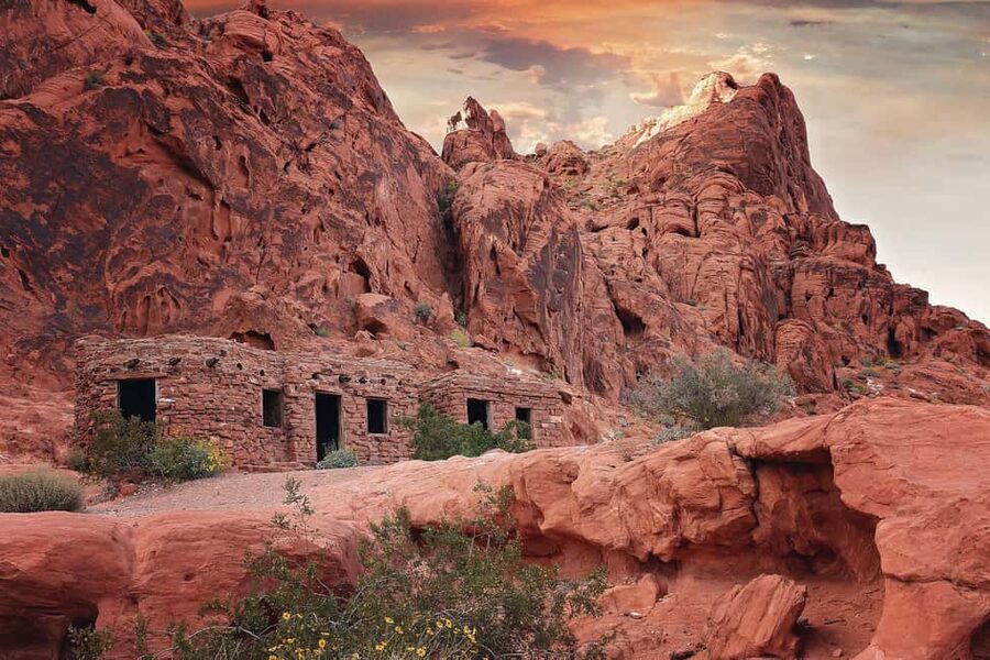 Las Vegas: Valley of Fire State Park Guided Tour - White Dome’s 75-foot slot canyon