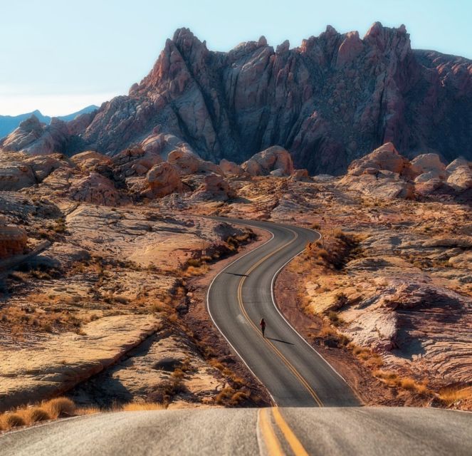 Las Vegas: Valley Of Fire State Park Tour - Walking among the sandstone formations
