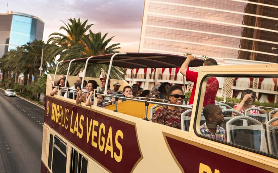 Las Vegas: Vegas After Dark Night Tour with Free Drink (21+) - Practical tips for a smoother ride