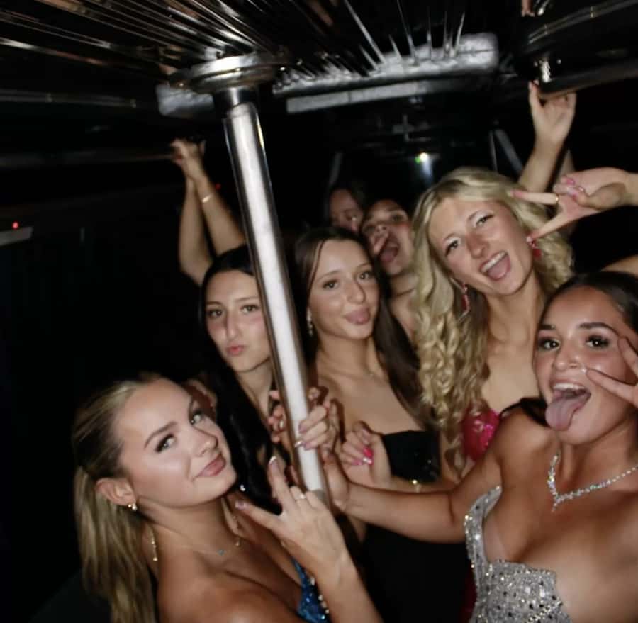 Las Vegas: VIP Club Crawl with Party Bus and Drinks - Entering the Final Superclub