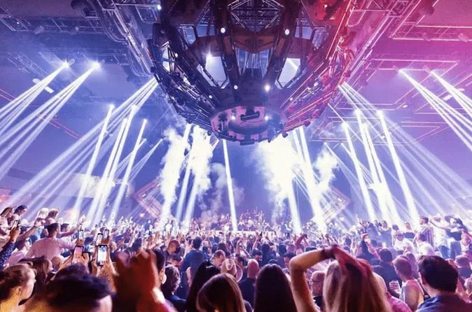 Las Vegas: VIP Club Crawl with Party Bus, Express Entry & Drinks - What the host adds, especially if you arrive alone