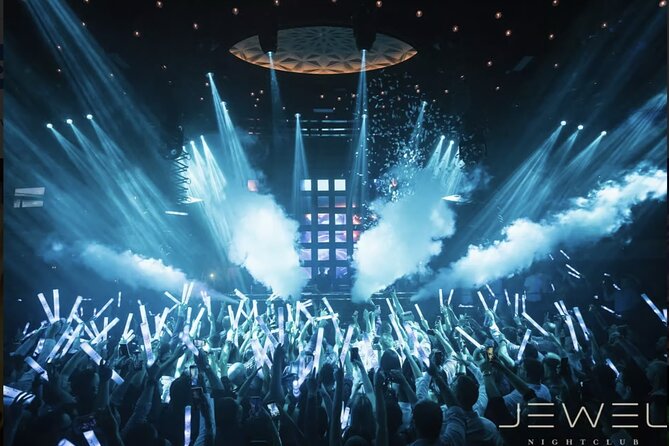 Las Vegas: VIP Club Crawl with Party Bus, Express Entry & Drinks - The party bus turns transfers into part of the night