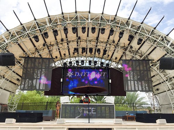 Las Vegas VIP Pool Party Tour - Meeting on the Strip and Getting Started