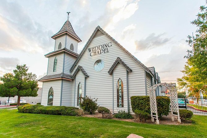 Las Vegas Wedding at A Special Memory Wedding Chapel - A one-hour wedding built for convenience