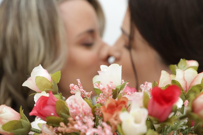 Las Vegas: Wedding at Paradise Wedding Chapel - Photos, albums, and the difference between candid and posed