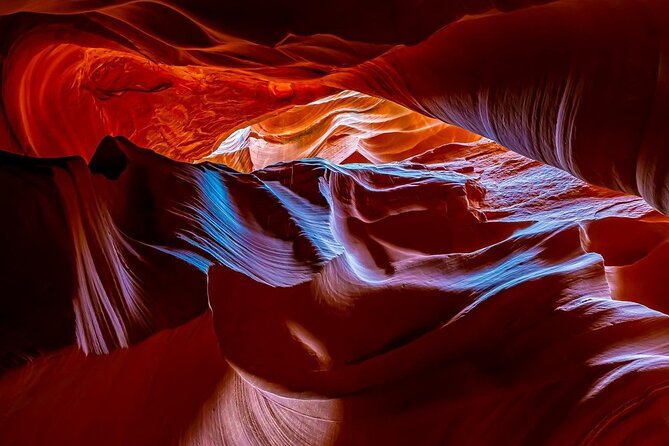 Lower Antelope and Horseshoe Bend Tour from Las Vegas - Guides, language, and the small-group setup