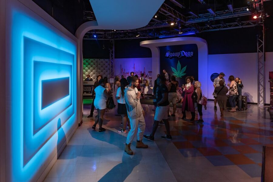 Madame Tussauds Wax Museum Las Vegas - Poker chips and The Hangover setting