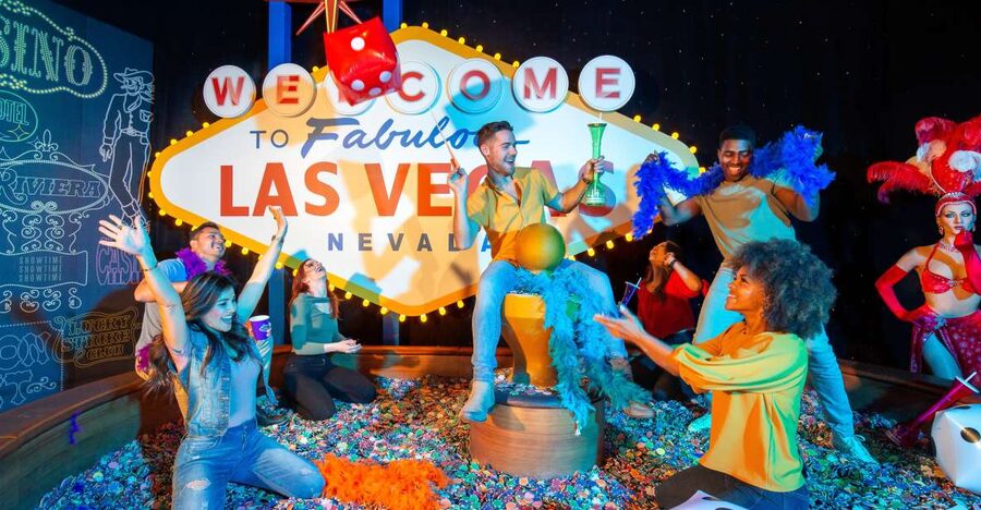 Madame Tussauds Wax Museum Las Vegas - Entering a world of celebrity photo sets
