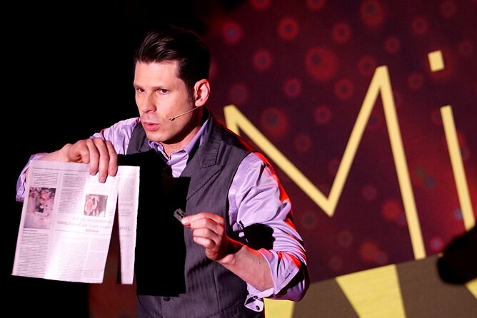Mike Hammer Comedy Magic Show at the Four Queens Hotel - Inside the Canyon Club at Four Queens