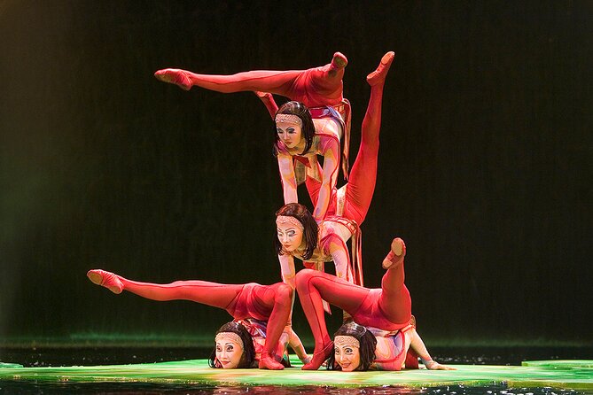 O™ by Cirque du Soleil® at the Bellagio Hotel and Casino - Choosing a seat: front row splash or high view
